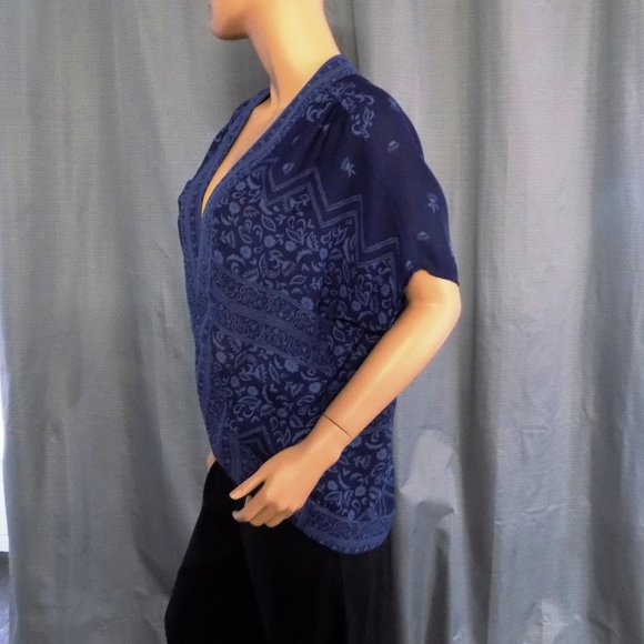 Forever 21 Unique Blue Cover Blouse - Picture 3 of 5